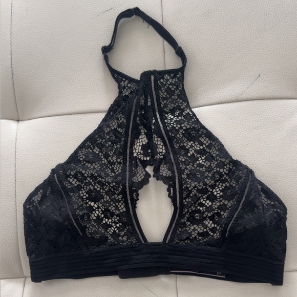 Victoria's Secret halter lace bra - Picture 1 of 3